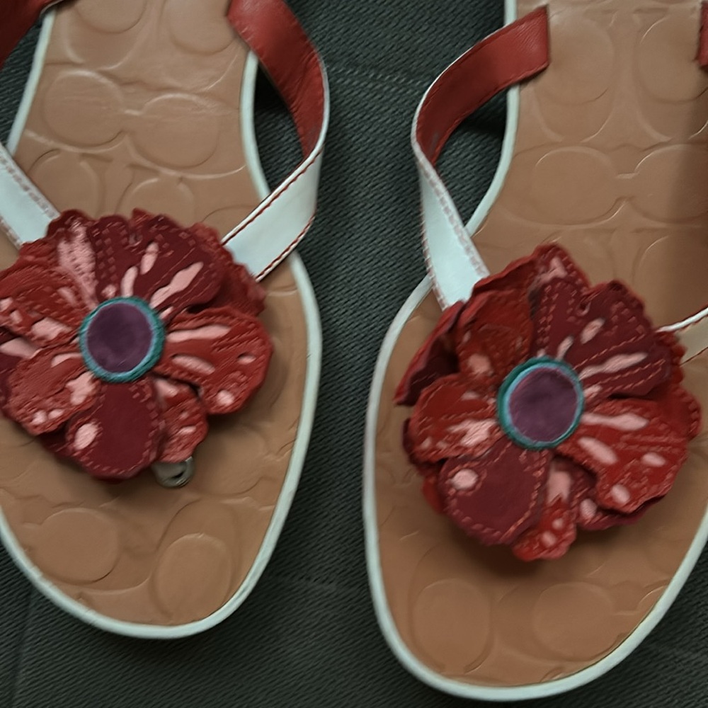 Coach leather flower sandals size 8.5 worn 3 times - Picture 2 of 5